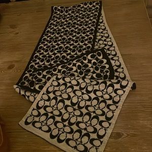 Coach Neck Wrap Around - Black & White Modern Design. - 72” X 10” - Brand New